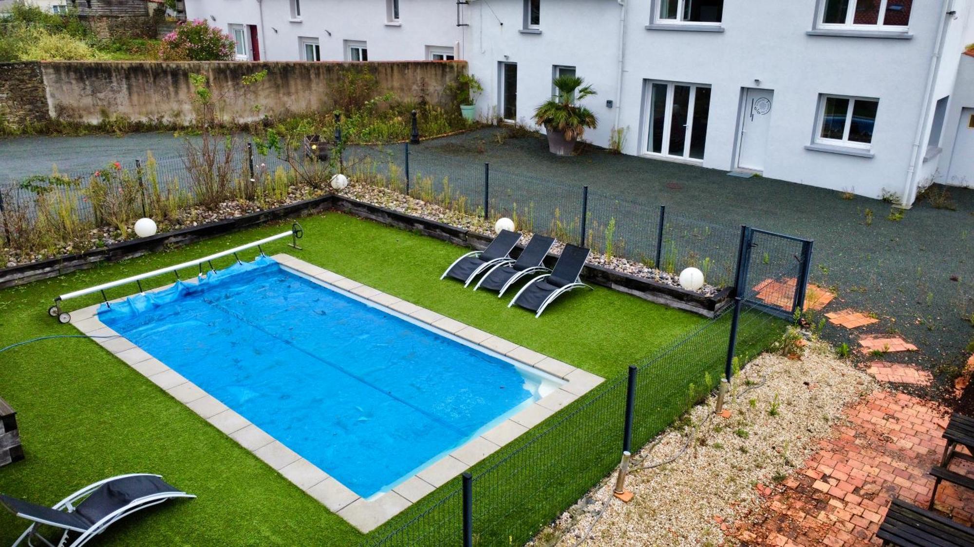 Domaine Des 5 Roses - Rose Rouge Apartment La Guierche ภายนอก รูปภาพ